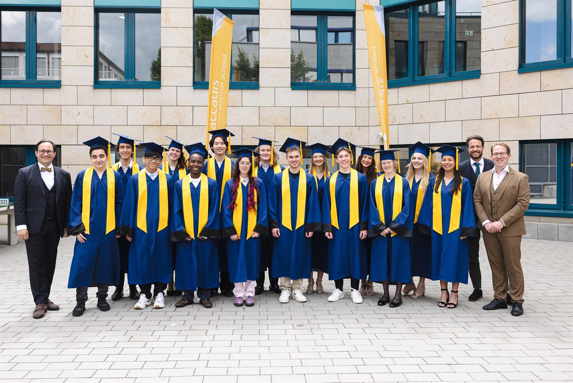 A Graduation Ceremony with Tradition – Tossing Caps Towards the Future